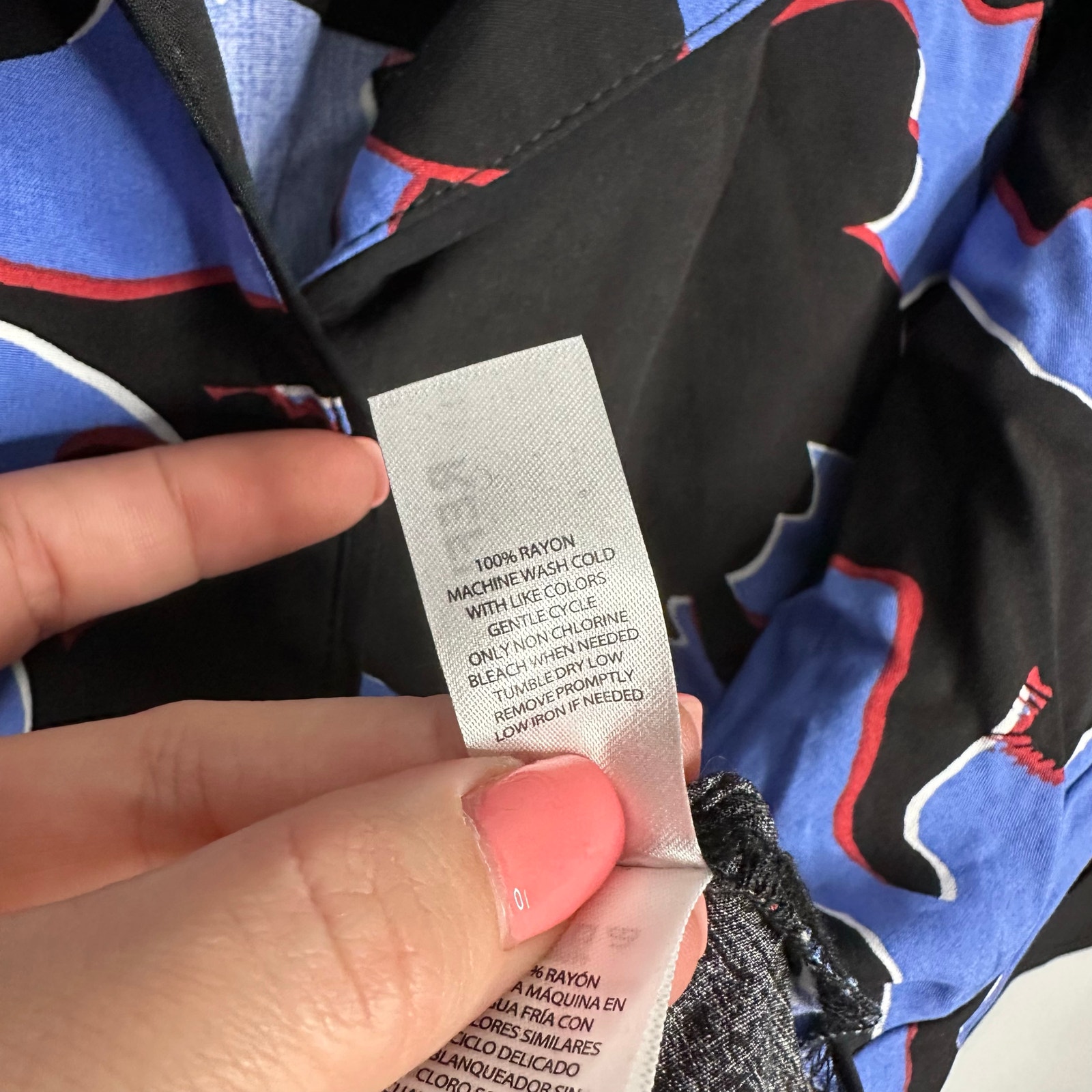 Refinery29 Panther Print Shirt Women 3x Blue Euc Bold Short Sleeve Camp Collar — image 6 of 8